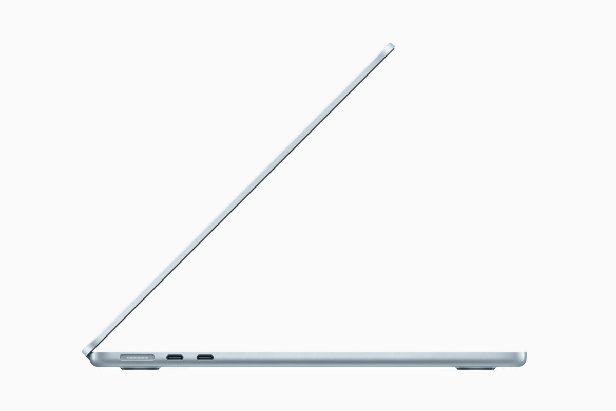 Apple MacBook Air 13 256GB Sky Blue - Image 2
