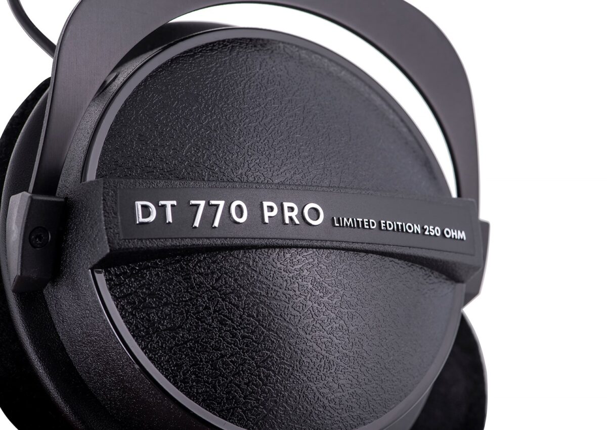 Beyerdynamic DT 770 PRO 250 OHM Black Limited Edition - closed studio headphones - Image 6